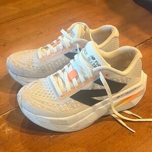 New Balance FuelCell SuperComp Trainer v3